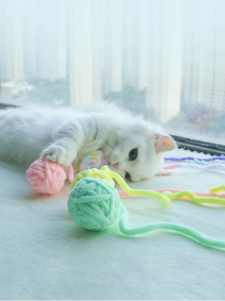 Colorful Yarn Ball Cat Toy with Sounding Bell-My Little Pet